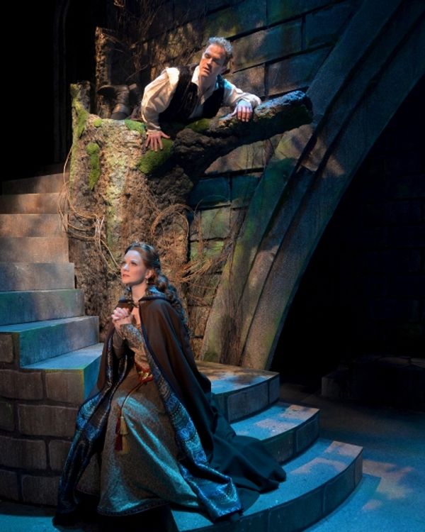 Clark Scott Carmichael as Arthur and Jennifer Hope Wills as Guenevere Photo