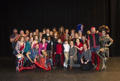Reba McEntire with the touring cast of Kinky Boots Photo