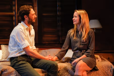 Ebon Moss-Bachrach and Anna Camp Photo