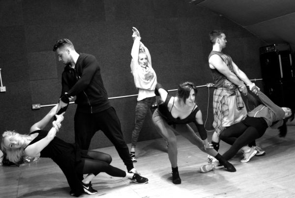 Photo Flash: In Rehearsal with AN EVENING OF DIRTY DANCING's 5th Anniversary UK Tour  Image