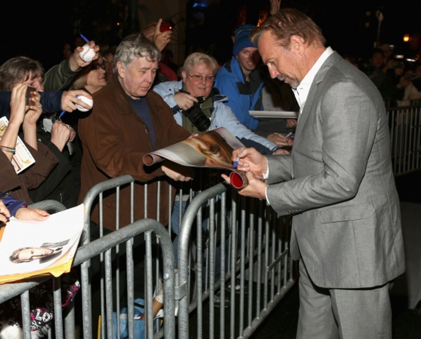 Photo Flash: Niki Caro, Kevin Costner and More Attend MCFARLAND, USA Screening in Santa Barbara  Image