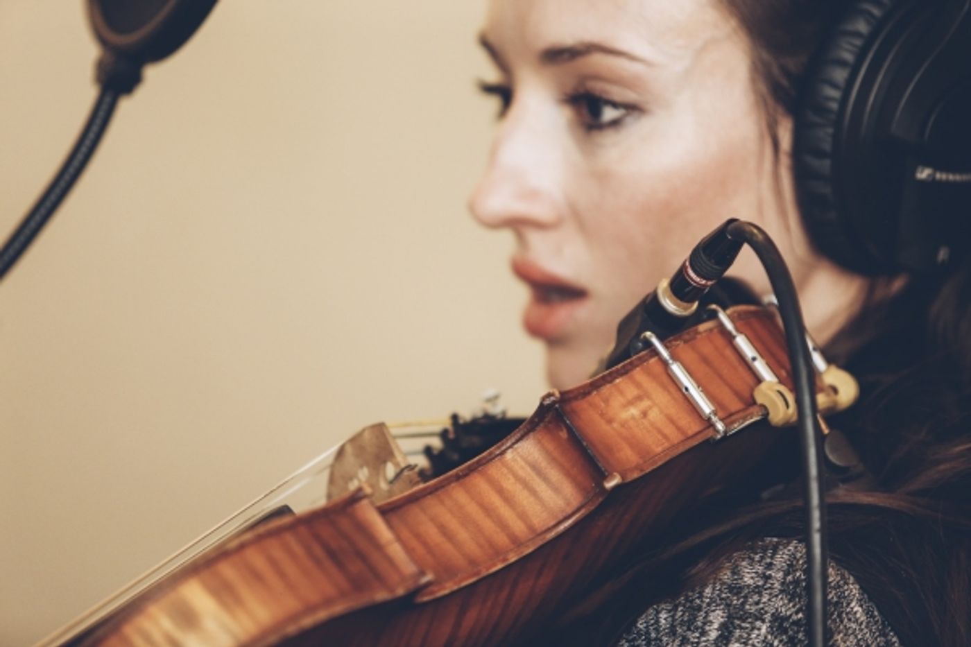 Photo Flash: Sneak Peek- ONCE Cast Members to Debut FAIR PLAY Video at 42West Photo Flash: Sneak Peek- ONCE Cast Members to Debut FAIR PLAY Video at 42West Image