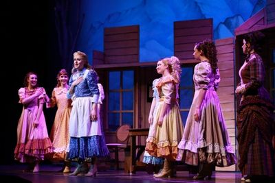 Avery Bryce Epstein (Martha), Corinne Munsch (Sarah), Kate Marshall (Milly), Danielle Photo