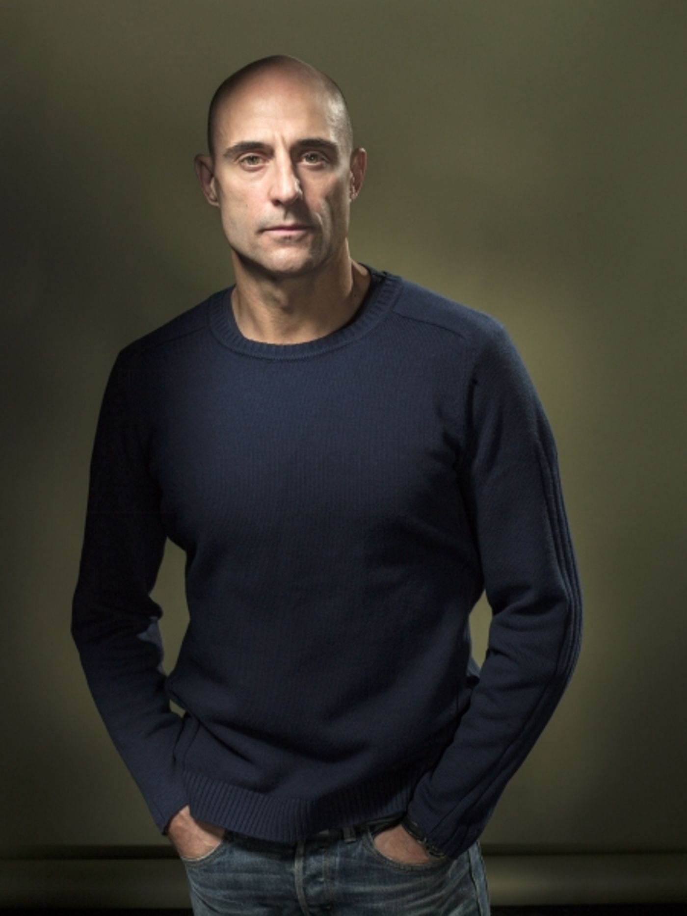 Photo Flash: First Look at West End Transfer of A VIEW FROM THE BRIDGE, Featuring Mark Strong  Image