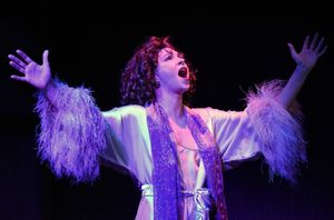 Amy Pietz @ BroadwayWorld Amy Pietz Photo
