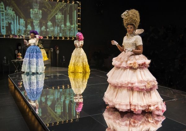 Ericka Ratcliff (Yolande De Polignac), Tamberla Perry (Therese De Lamballe) and ensem Photo
