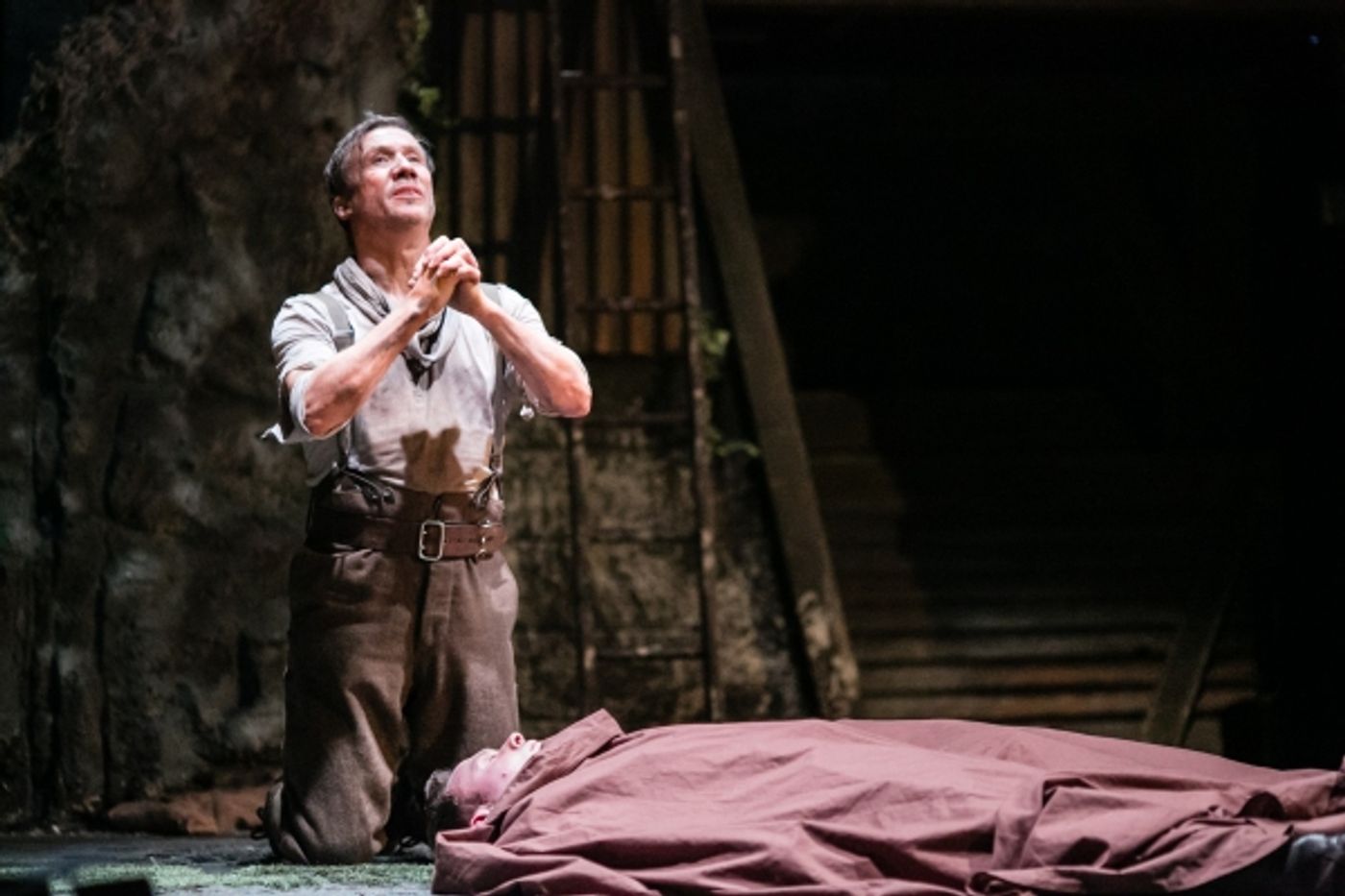Photo Flash: First Look at Peter Duncan, Edmund Wiseman & Emily Bowker in BIRDSONG UK Tour  Image