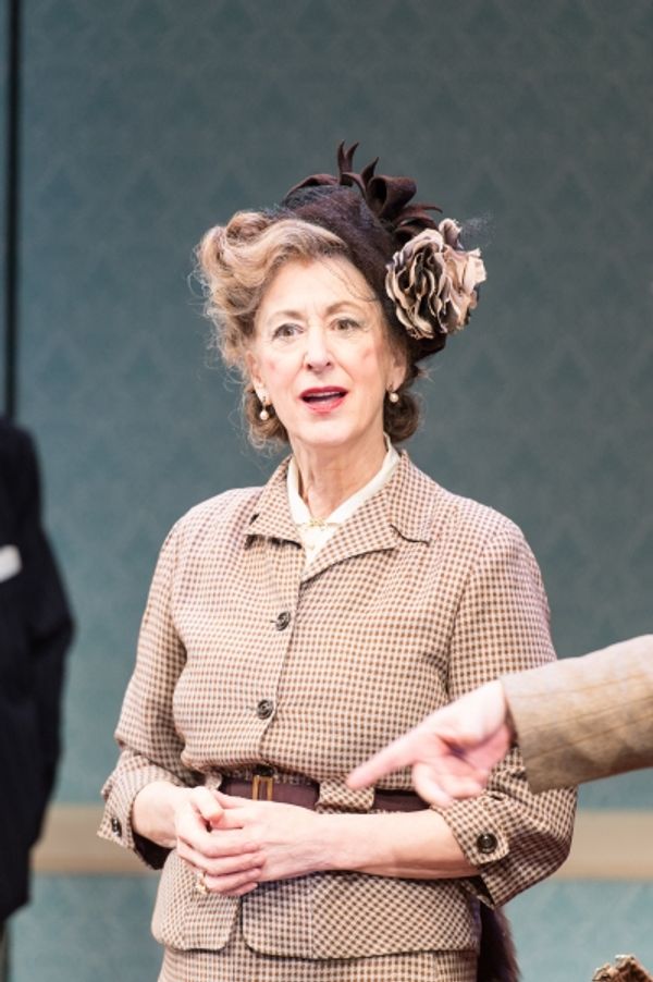 Maureen Lipman as Veta Louise Simmons Photo