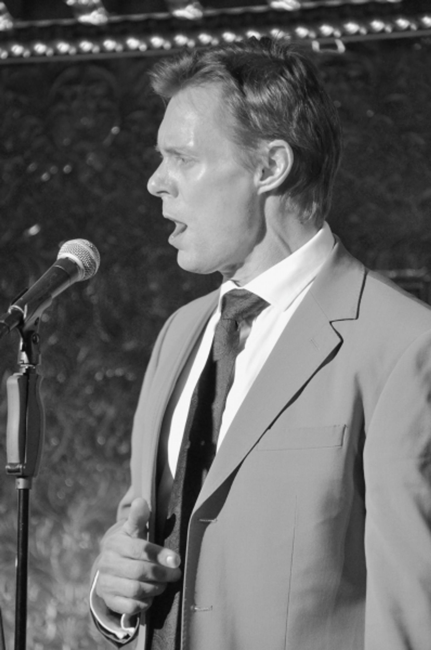 Photo Coverage: Danielle Hope in Sold Out and Stunning 54 Below Debut!  Image