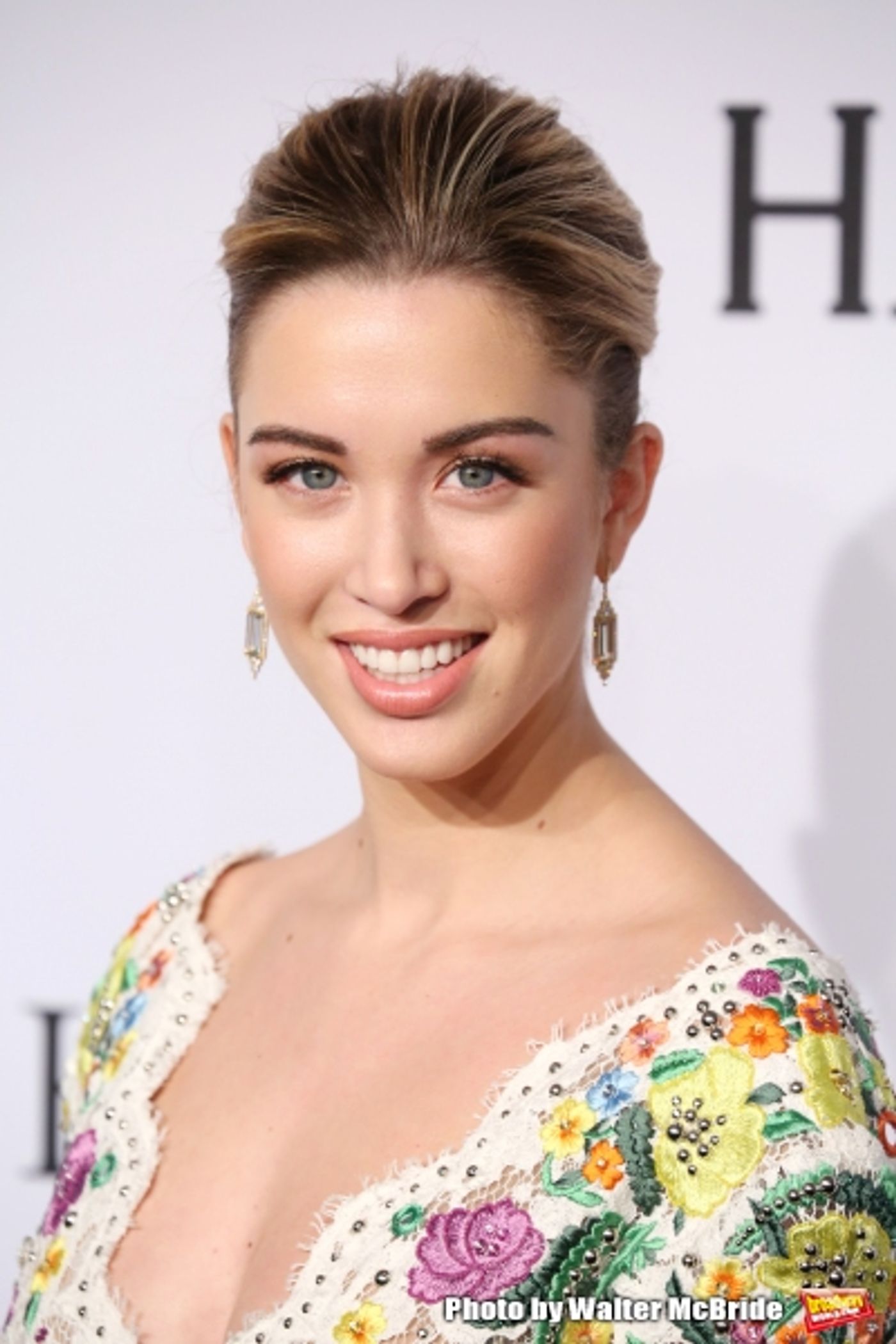 Photo Coverage: On the amfAR 2015 New York Gala Black Carpet with Paris Hilton, Kendall Jenner, and More!  Image