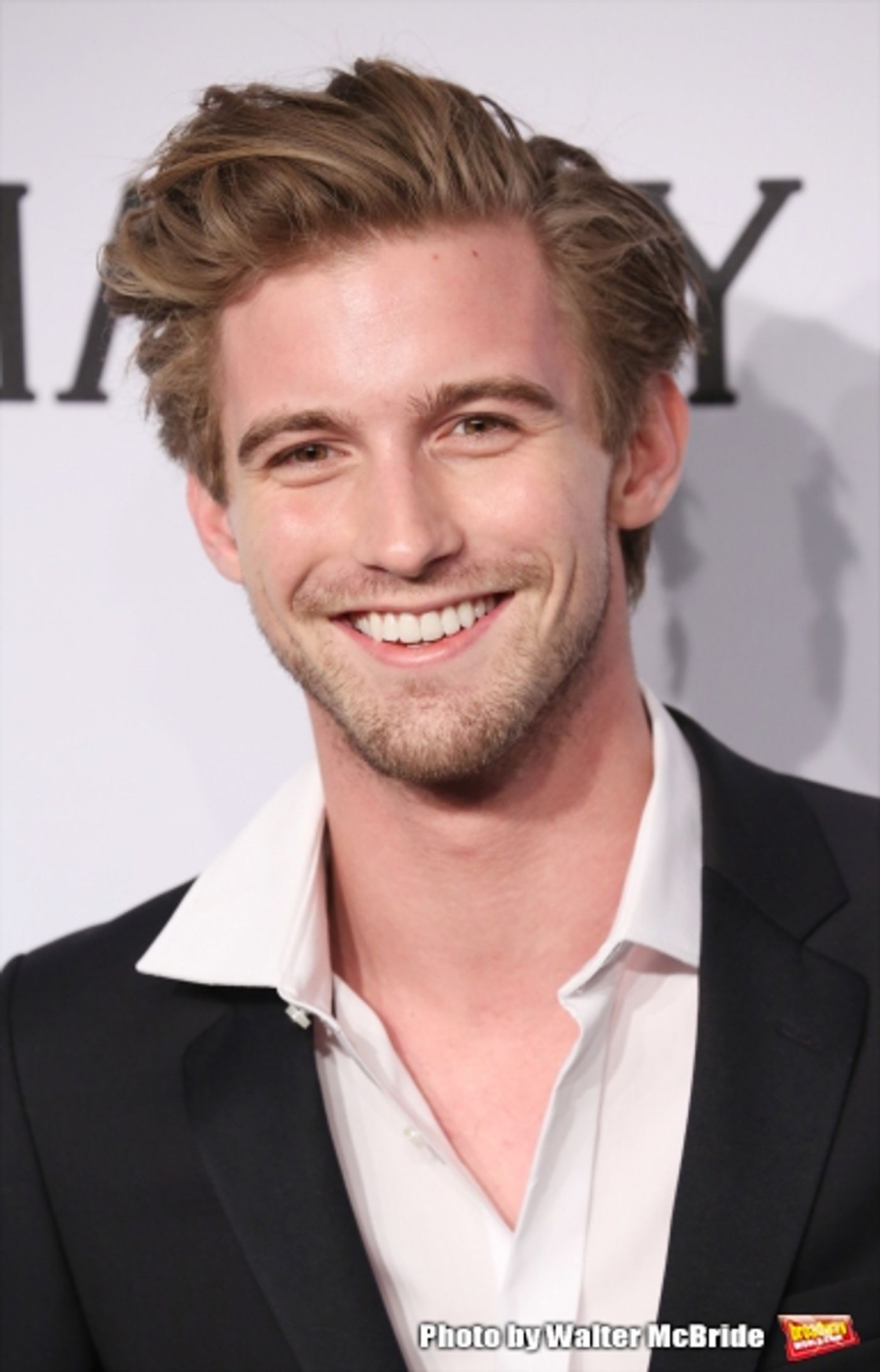 Photo Coverage: On the amfAR 2015 New York Gala Black Carpet with Paris Hilton, Kendall Jenner, and More!  Image