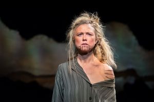 Tracy Middendorf @ BroadwayWorld Tracy Middendorf Photo