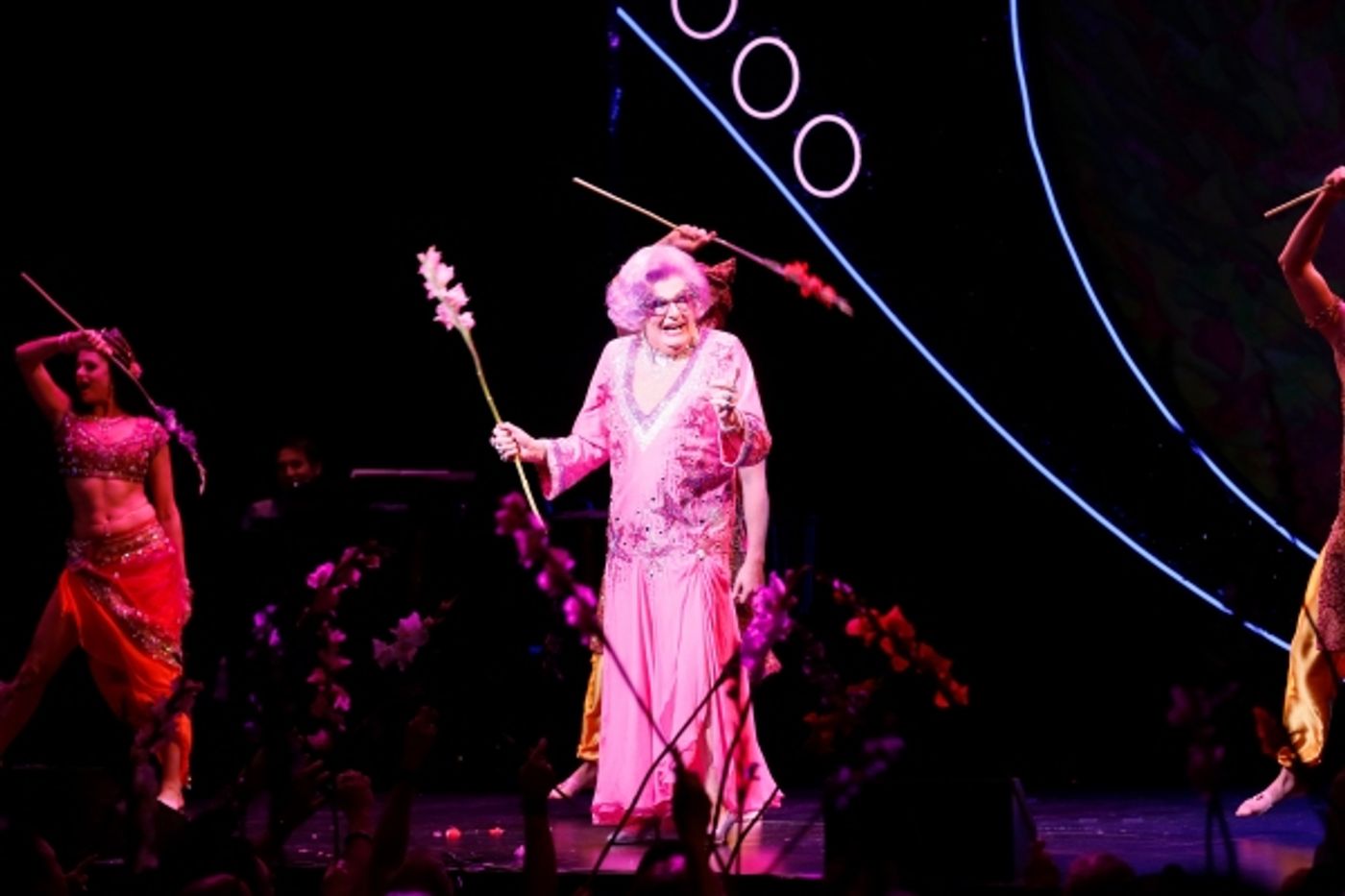 Photo Flash: Dame Edna Performer Barry Humphries Celebrates Birthday at CTG/Ahmanson Theatre  Image