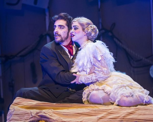 Andrew Ableson (Macheath) and Marisa Duchowny (Polly Peachum) Photo