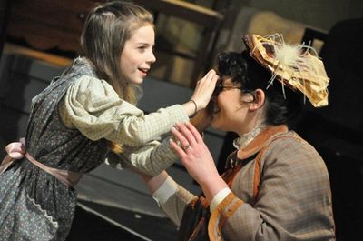 LIBERTY EVANS-AGNEW (Helen Keller) and DEYA OZBURN (Anne Sullivan)  Photo