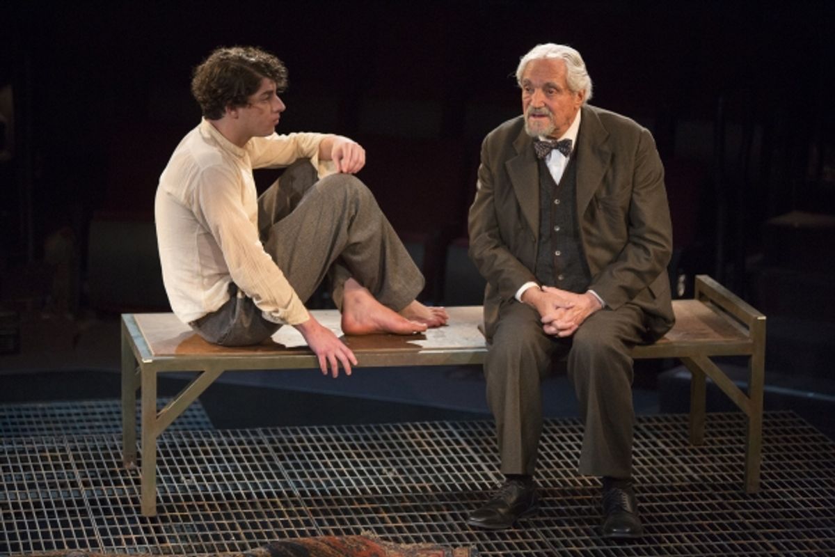Eli Gelb as Pinchas Pelovits and Hal Linden as Yevgeny Zunser at 