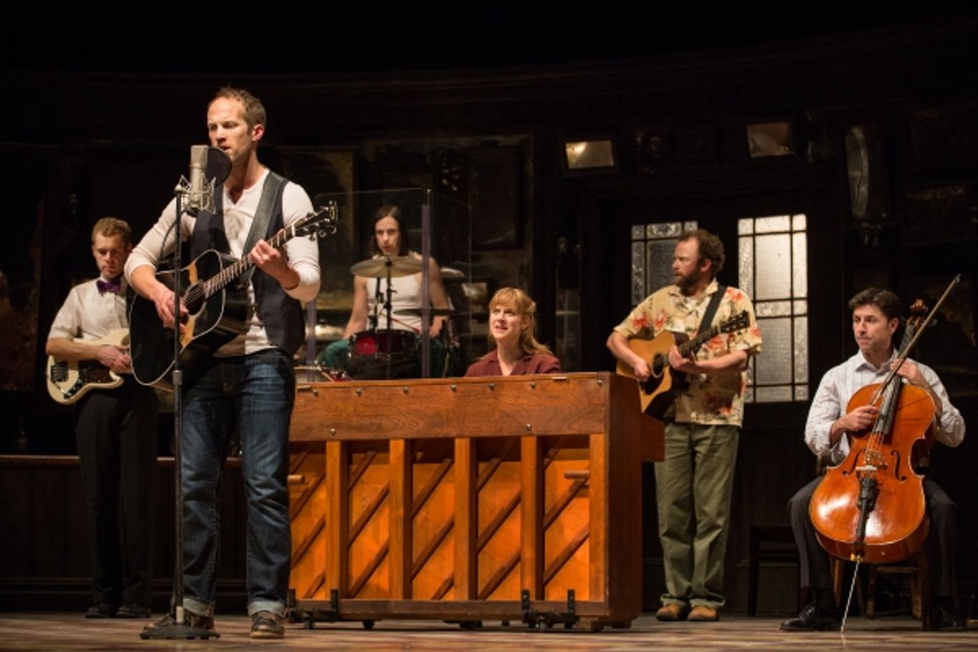 Photo Flash: First Look at Ian Lake, Trish Lindstrom and More in All-Canadian ONCE at Mirvish  Image