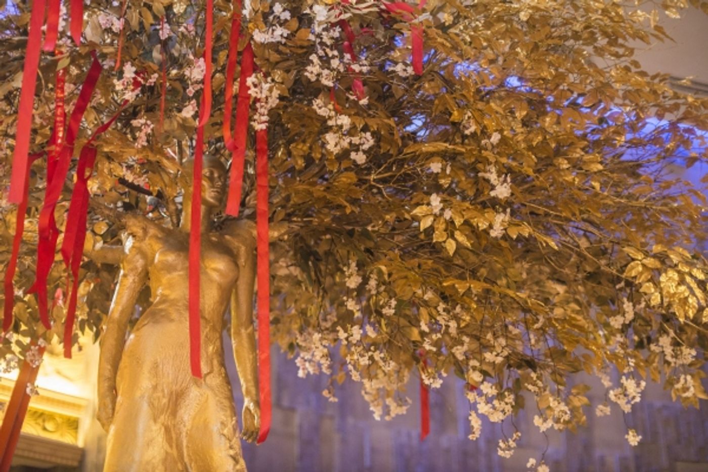 Photo Flash: Hakkasan Las Vegas Welcomes Chinese New Year by Honoring 'Wishing Tree' Tradition Photo Flash: Hakkasan Las Vegas Welcomes Chinese New Year by Honoring 'Wishing Tree' Tradition Image