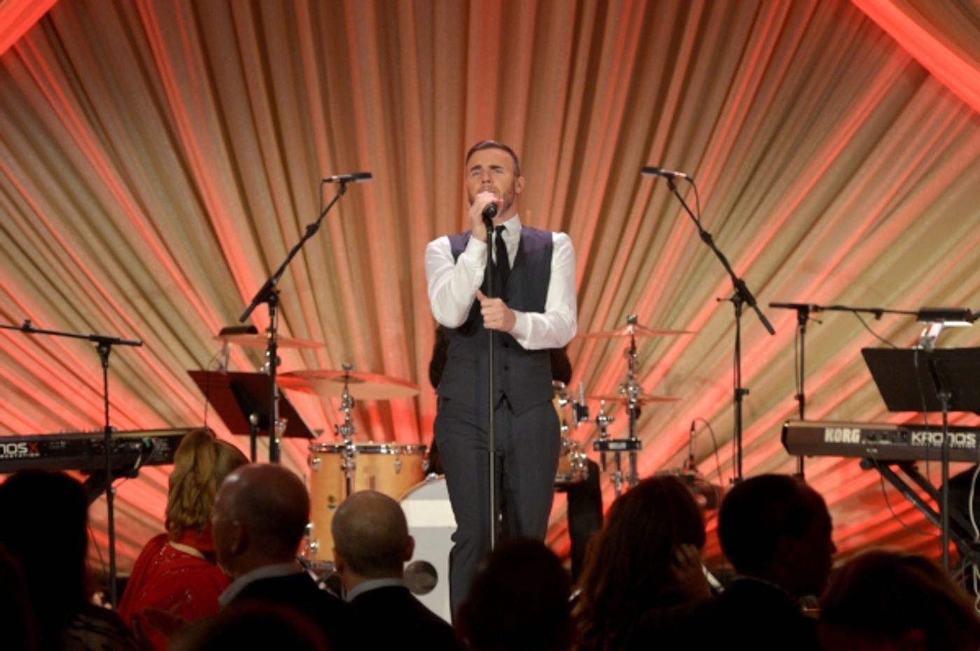 Photo Coverage: Matthew Morrison, Gary Barlow, & More Perform from FINDING NEVERLAND at TWC Oscar Nominees Dinner  Image