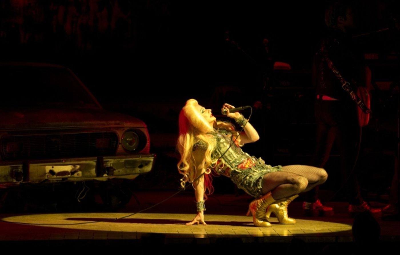 Photo Flash: John Cameron Mitchell Returns to HEDWIG Tonight; New Shots! Image
