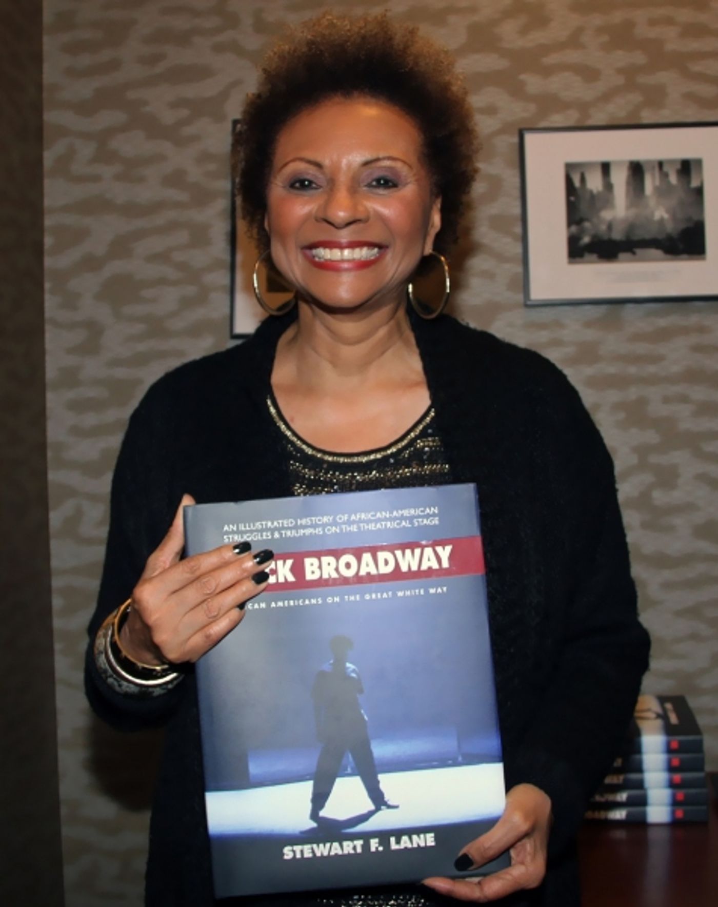 Photo Flash: Leslie Uggams, Sheldon Epps and More Celebrate Stewart Lane's 'BLACK BROADWAY' at Barnes & Noble  Image