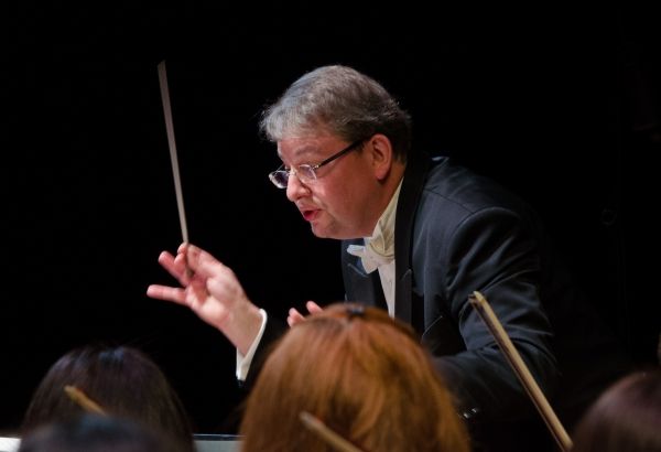 Maestro Antony Walker Photo