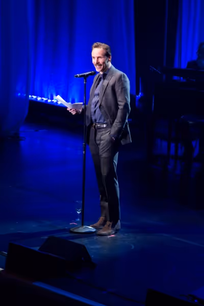 Alessandro Nivola Photo