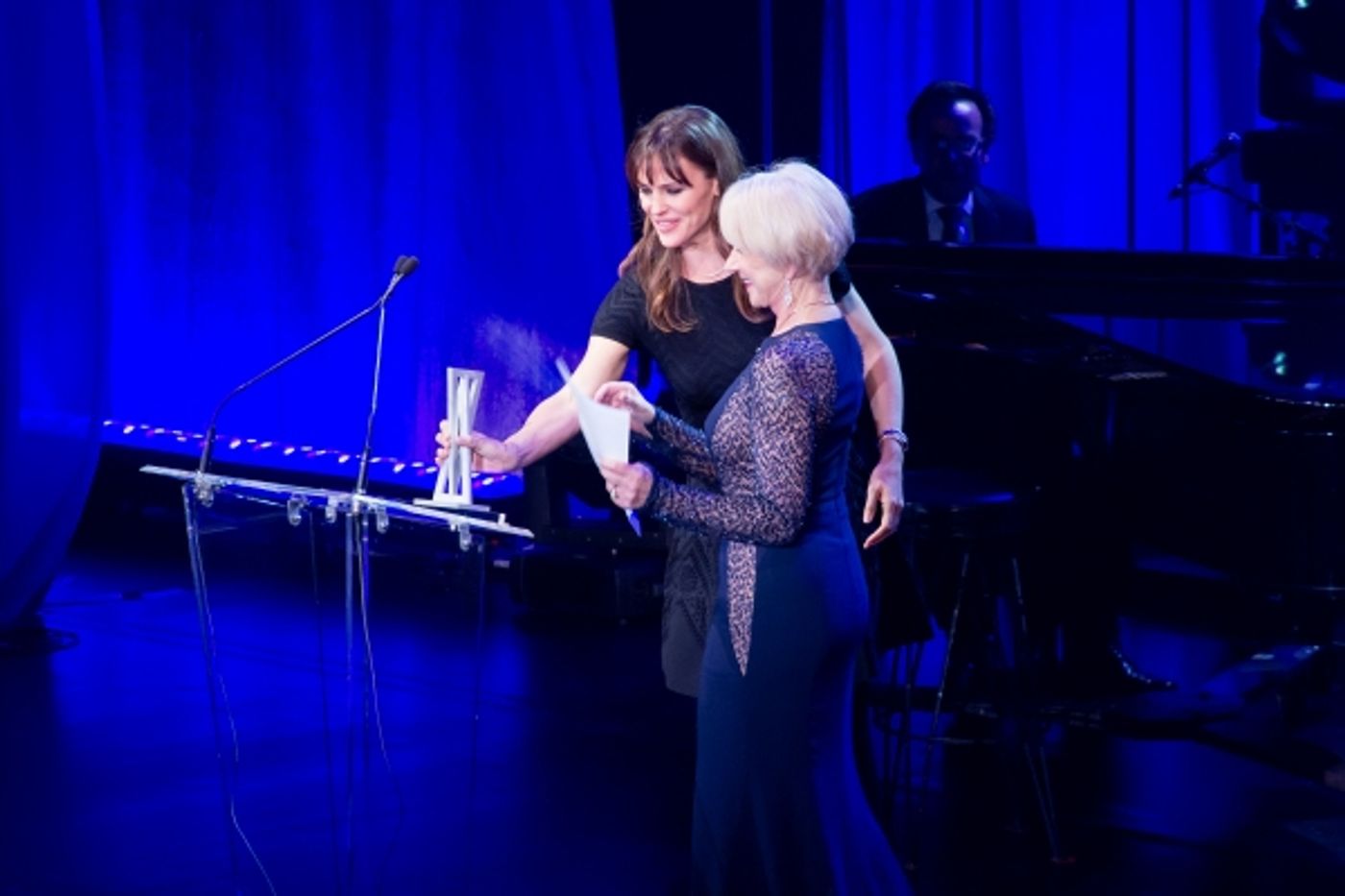 Photo Coverage: Broadway Honors Helen Mirren at Roundabout's THERE'S NOTHING LIKE A DAME Gala!  Image
