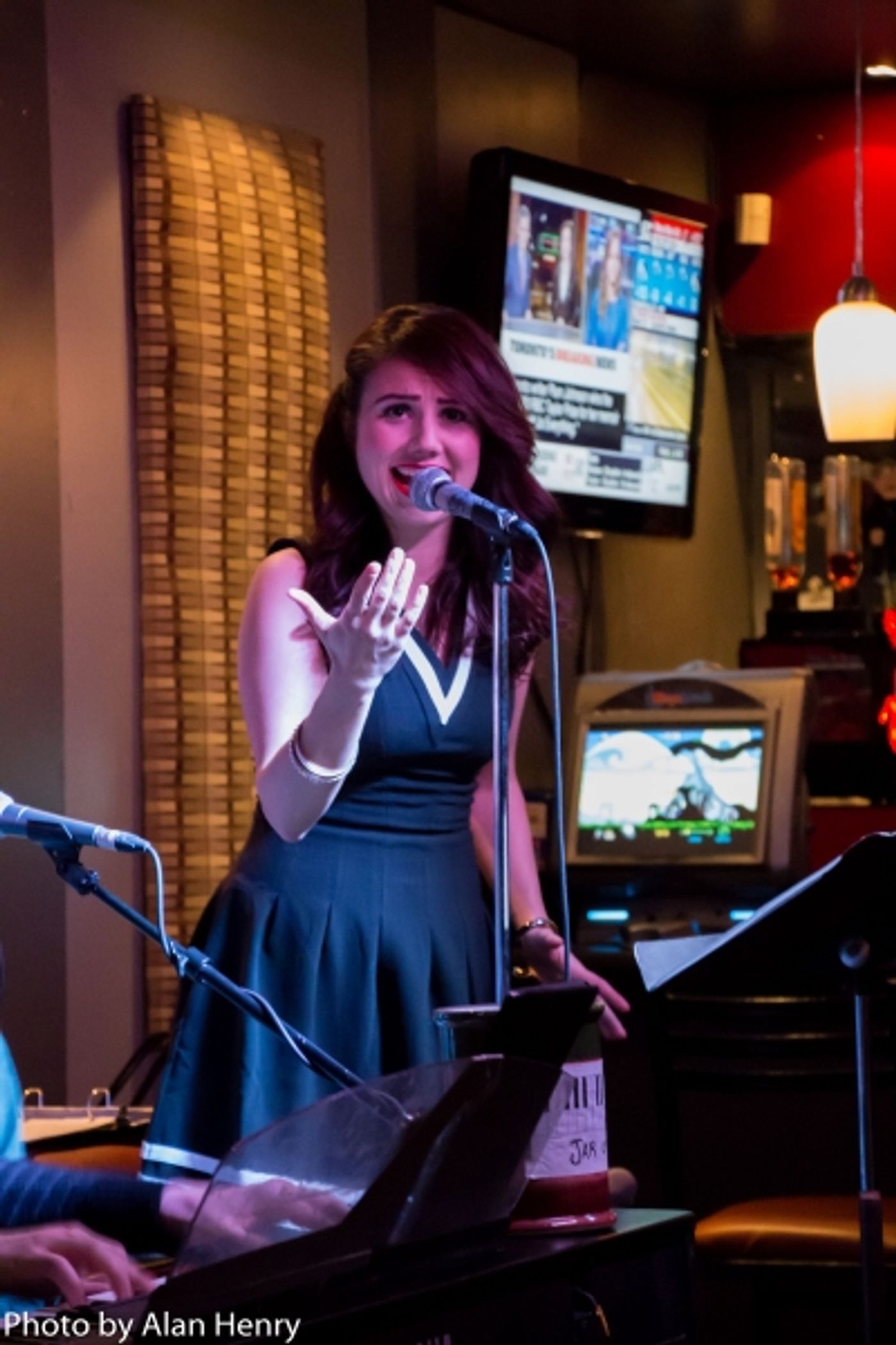 Photo Flash: Rebecca Caine Visits SINGULAR SENSATION Photo Flash: Rebecca Caine Visits SINGULAR SENSATION Image