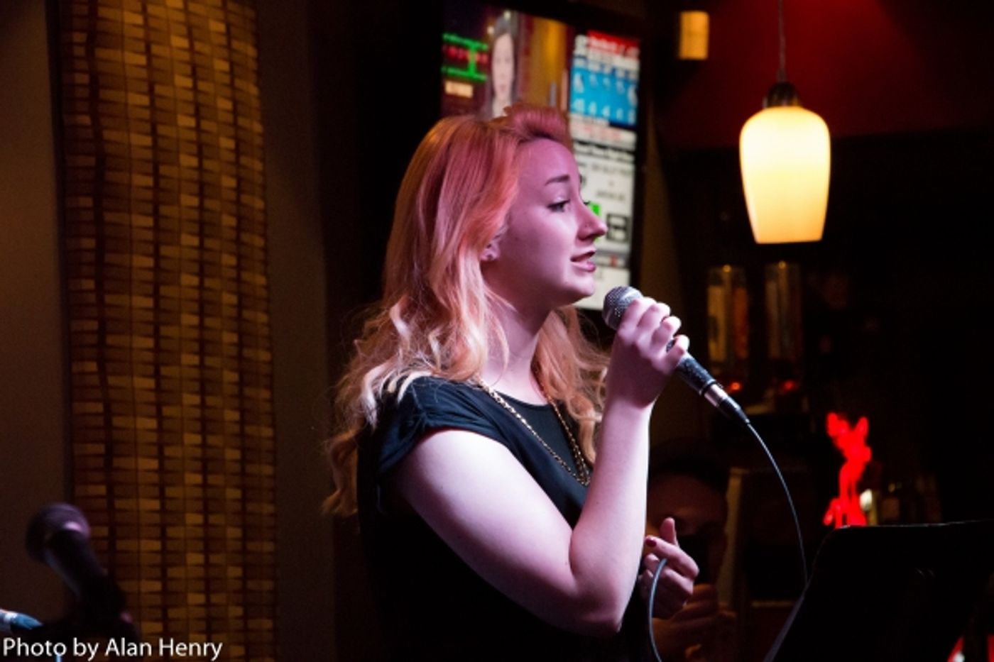 Photo Flash: Rebecca Caine Visits SINGULAR SENSATION Photo Flash: Rebecca Caine Visits SINGULAR SENSATION Image