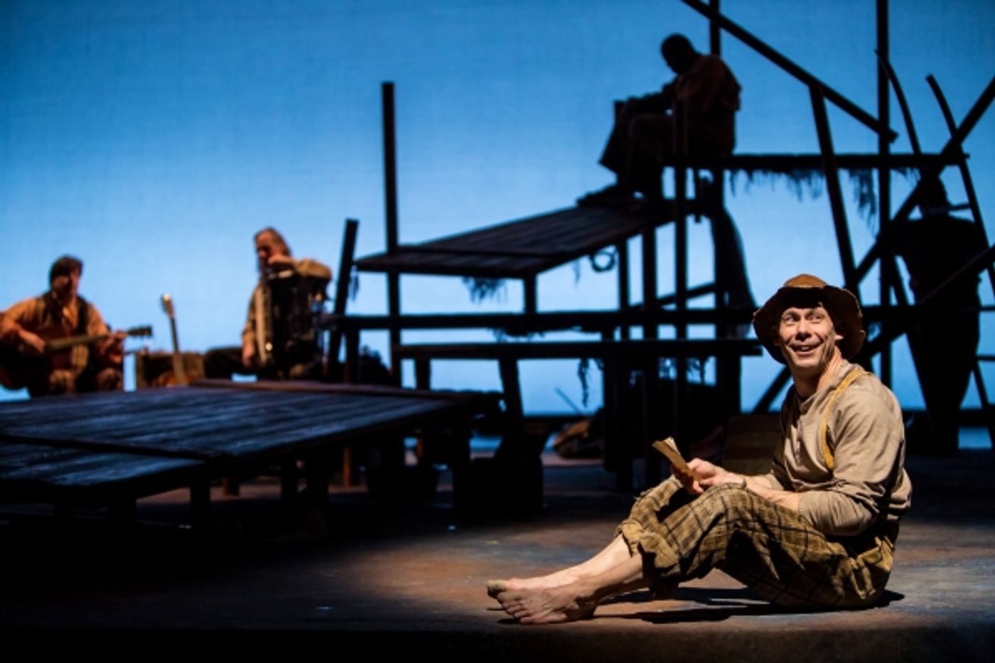 Photo Flash: First Look at Children's Theatre Company's HUCK FINN  Image