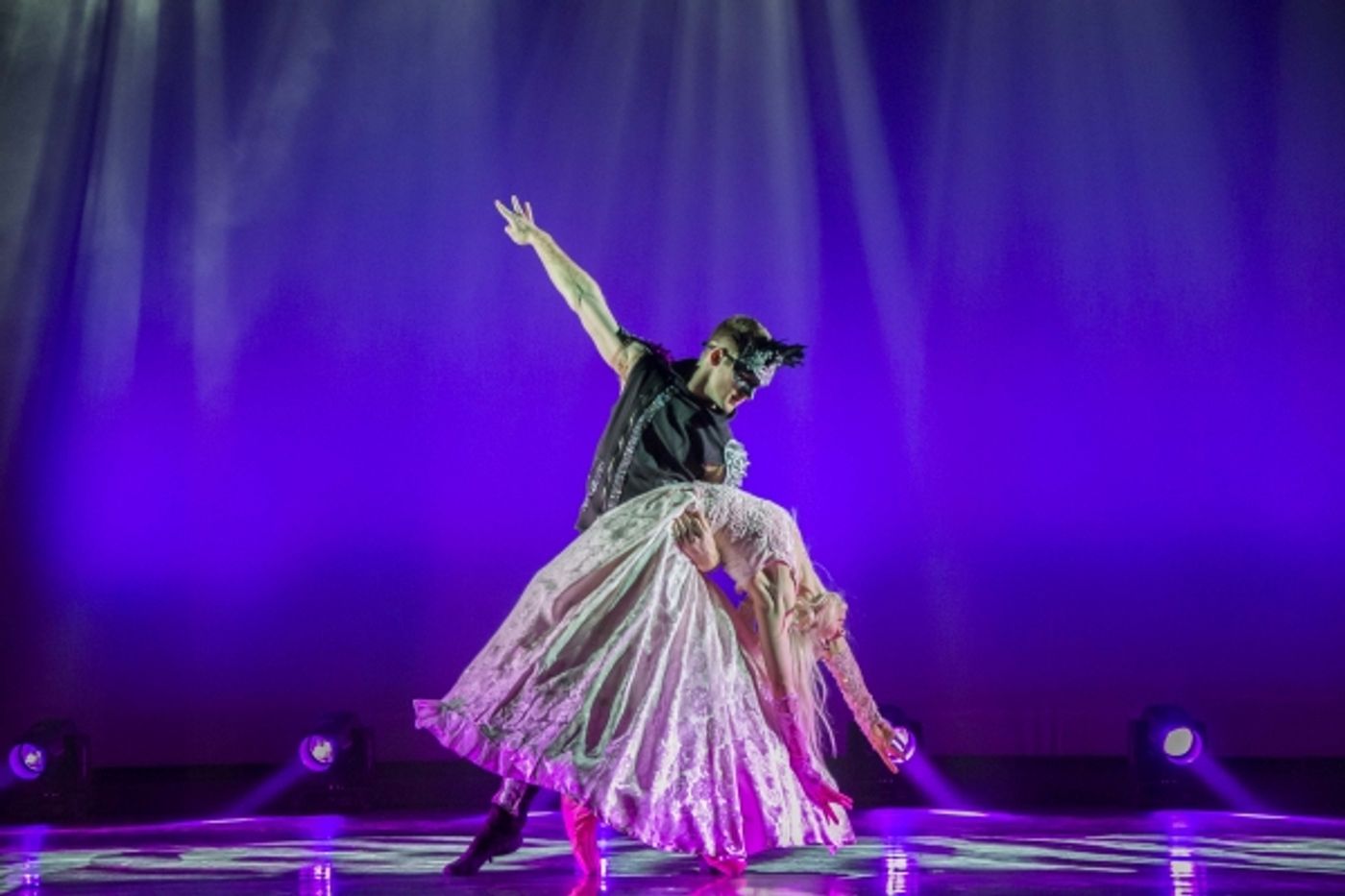 Photo Flash: First Look at Rasta Thomas' ROMEO AND JULIET, Opening Tonight in the West End  Image