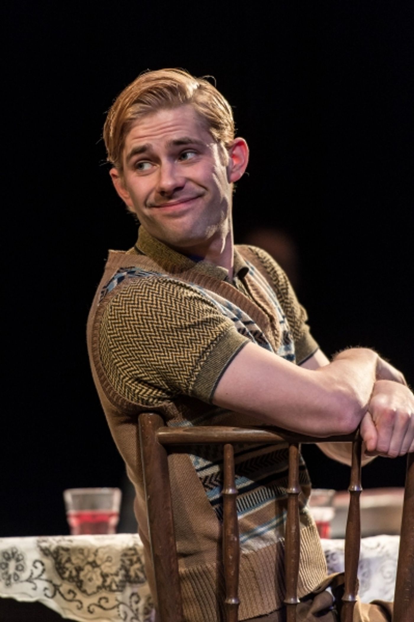 Photo Flash: First Look at Jonathan Guy Lewis, Teresa Banham & More in UK's A VIEW FROM THE BRIDGE  Image