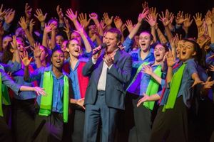 Douglas Hodge sings 'If We Never Love' with YPC Photo