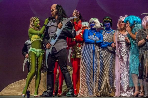 Claire Averill, Robert Norman and harem ladies Photo