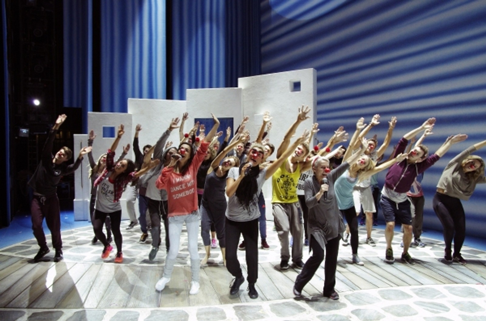 Photo Flash: MAMMA MIA! International Touring Cast Supports Red Nose Day Danceathon — photo 3 of 3