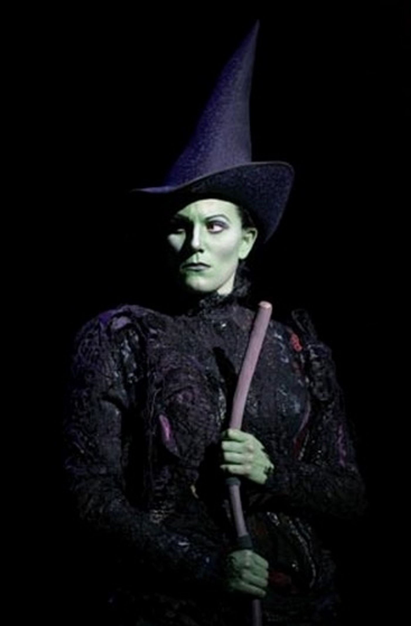 Photos: Fifteen Shades of Green - Celebrating the Women of WICKED's Emerald City Tour After 10 Years on the Road Image
