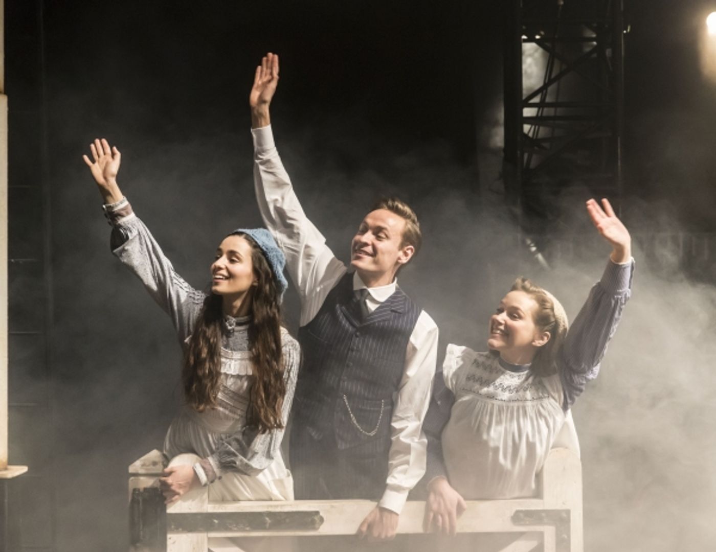Photo Flash: Sean Hughes Joins THE RAILWAY CHILDREN at King's Cross Tonight  Image