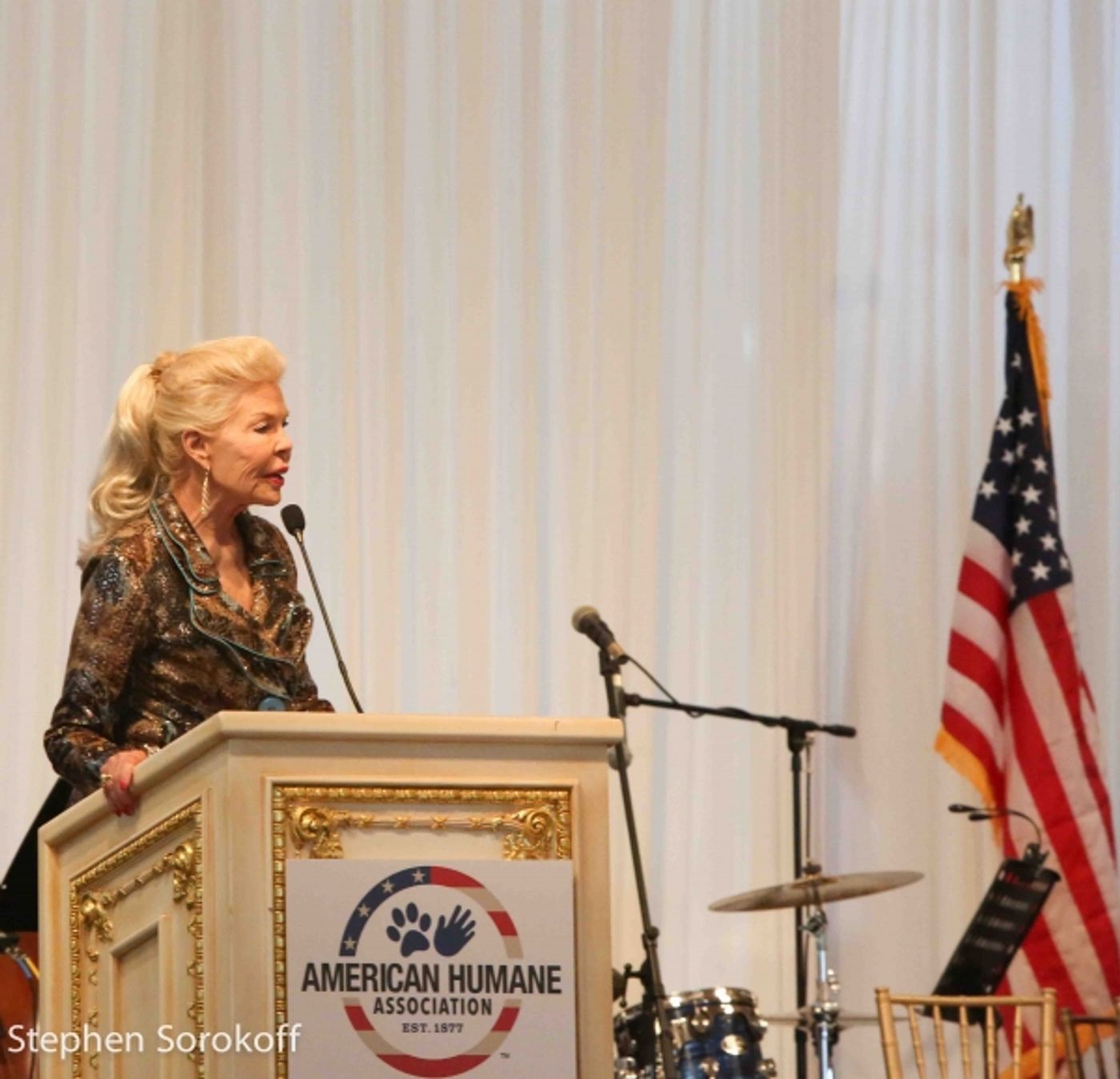 Photo Coverage: Naomi Judd, Will & Anthony Nunziata Honor K-9 Battle Buddies at American Humane Association Photo Coverage: Naomi Judd, Will & Anthony Nunziata Honor K-9 Battle Buddies at American Humane Association Image