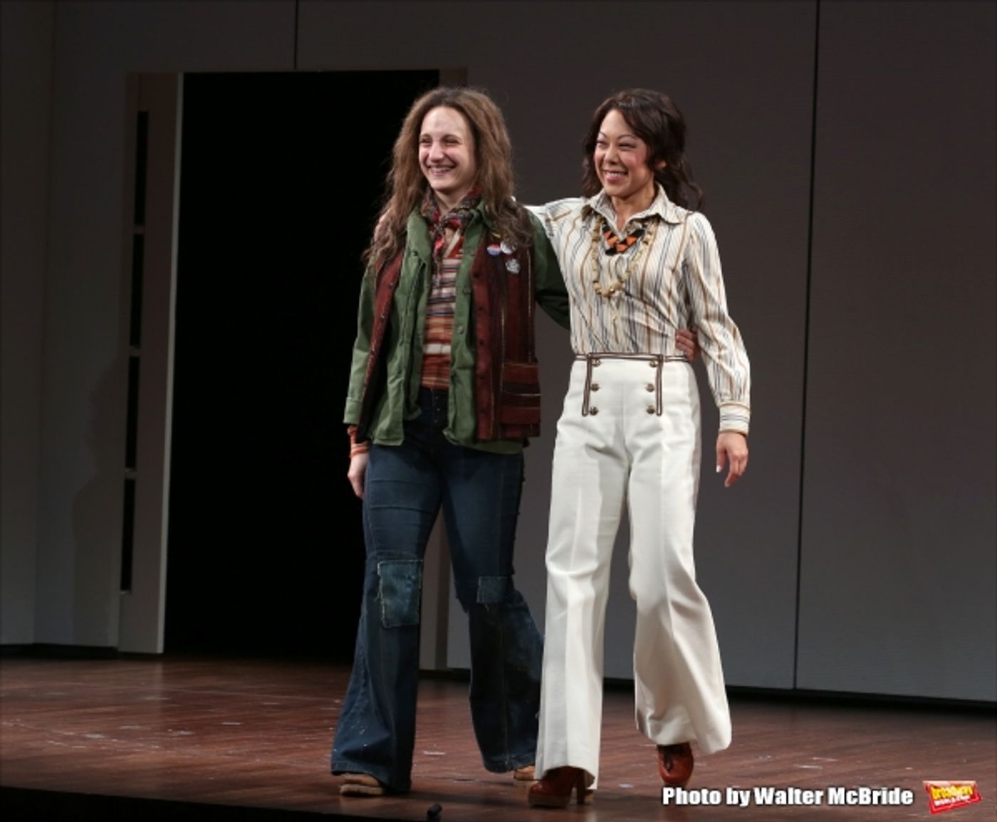 Photo Coverage: Elisabeth Moss & Cast of THE HEIDI CHRONICLES Take Opening Night Bows!  Image