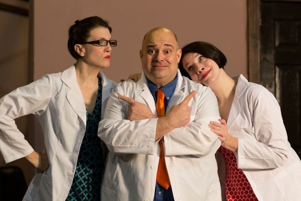 Dr. Roe Wade (Peter Zachari), Dee/Marcia (Lori Funk) Photo