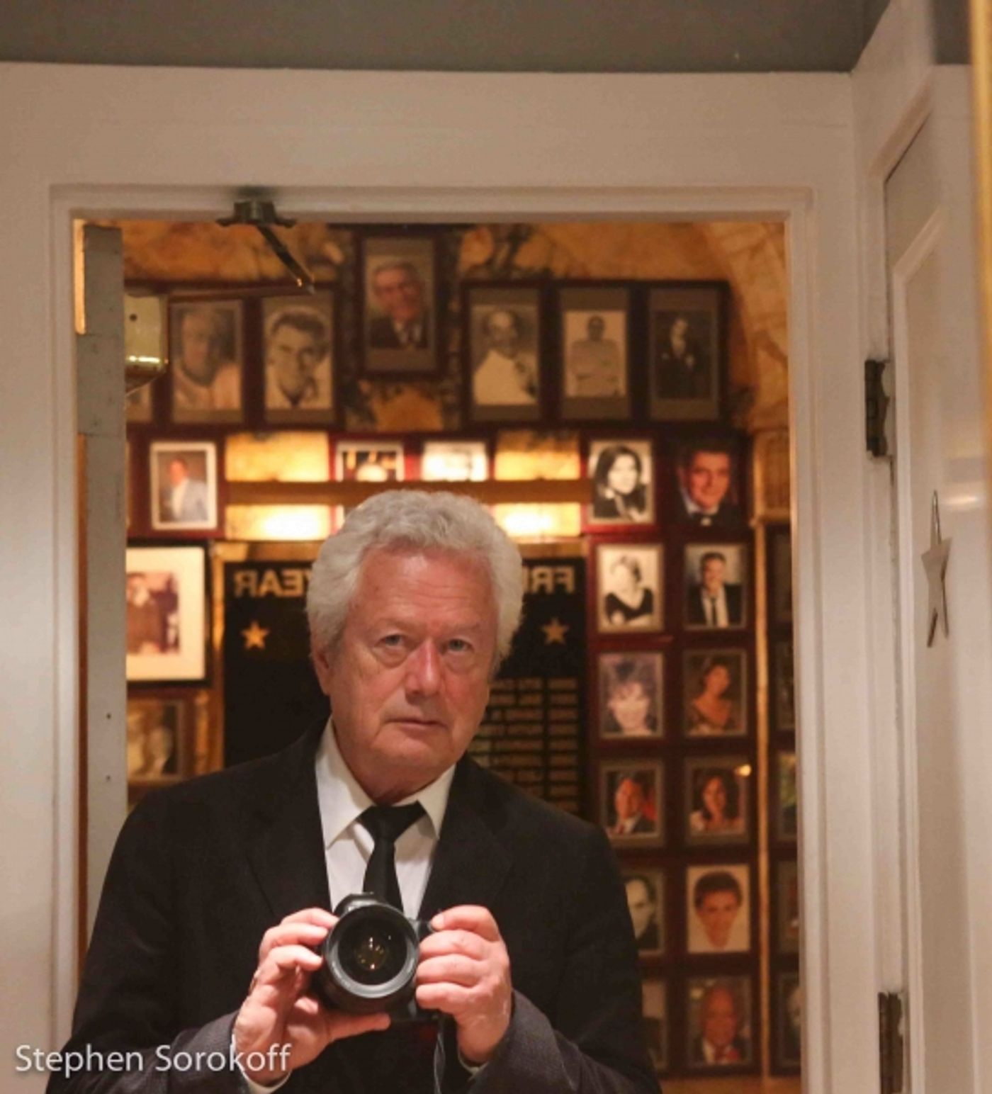 Photo Coverage: Dominic Chianese Performs at Italian Night at The Friars Club  Image