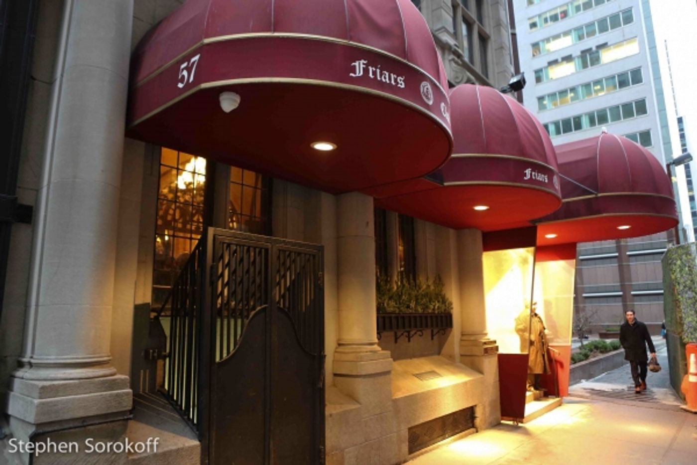 Photo Coverage: Dominic Chianese Performs at Italian Night at The Friars Club  Image