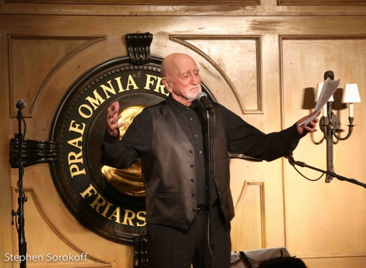 Photo Coverage: Dominic Chianese Performs at Italian Night at The Friars Club  Image