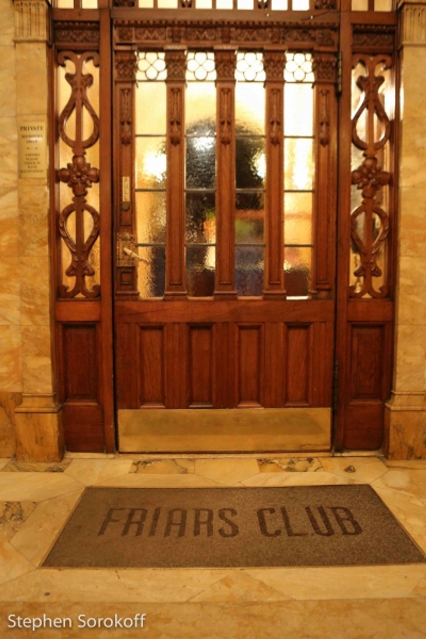 Photo Coverage: Dominic Chianese Performs at Italian Night at The Friars Club  Image