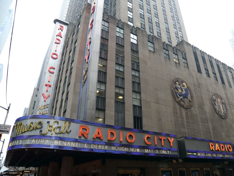 Photo Coverage: On the Red Carpet for the NEW YORK SPRING SPECTACULAR! — photo 1 of 57