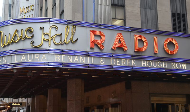 Photo Coverage: On the Red Carpet for the NEW YORK SPRING SPECTACULAR! — photo 3 of 57