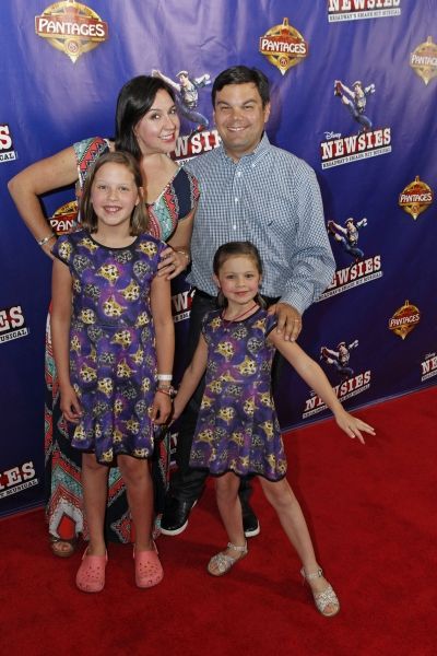 Kristen Anderson-Lopez, Bobby Lopez and family Photo