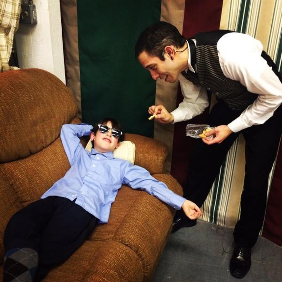 Photo Flash: Saturday Intermission Pics - 3/28 Part 2 - Halle Berry Visits CINDERELLA, SOMETHING ROTTEN Takes First #SIP, and More! Image