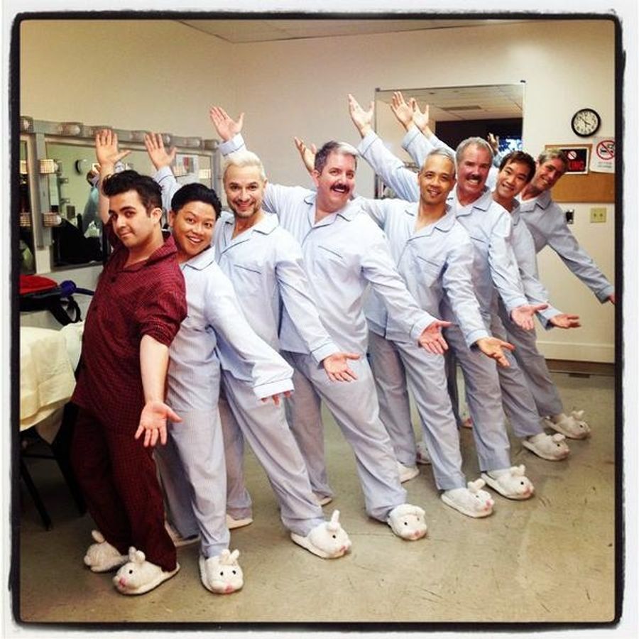 Photo Flash: Saturday Intermission Pics - 3/28 Part 2 - Halle Berry Visits CINDERELLA, SOMETHING ROTTEN Takes First #SIP, and More! Image